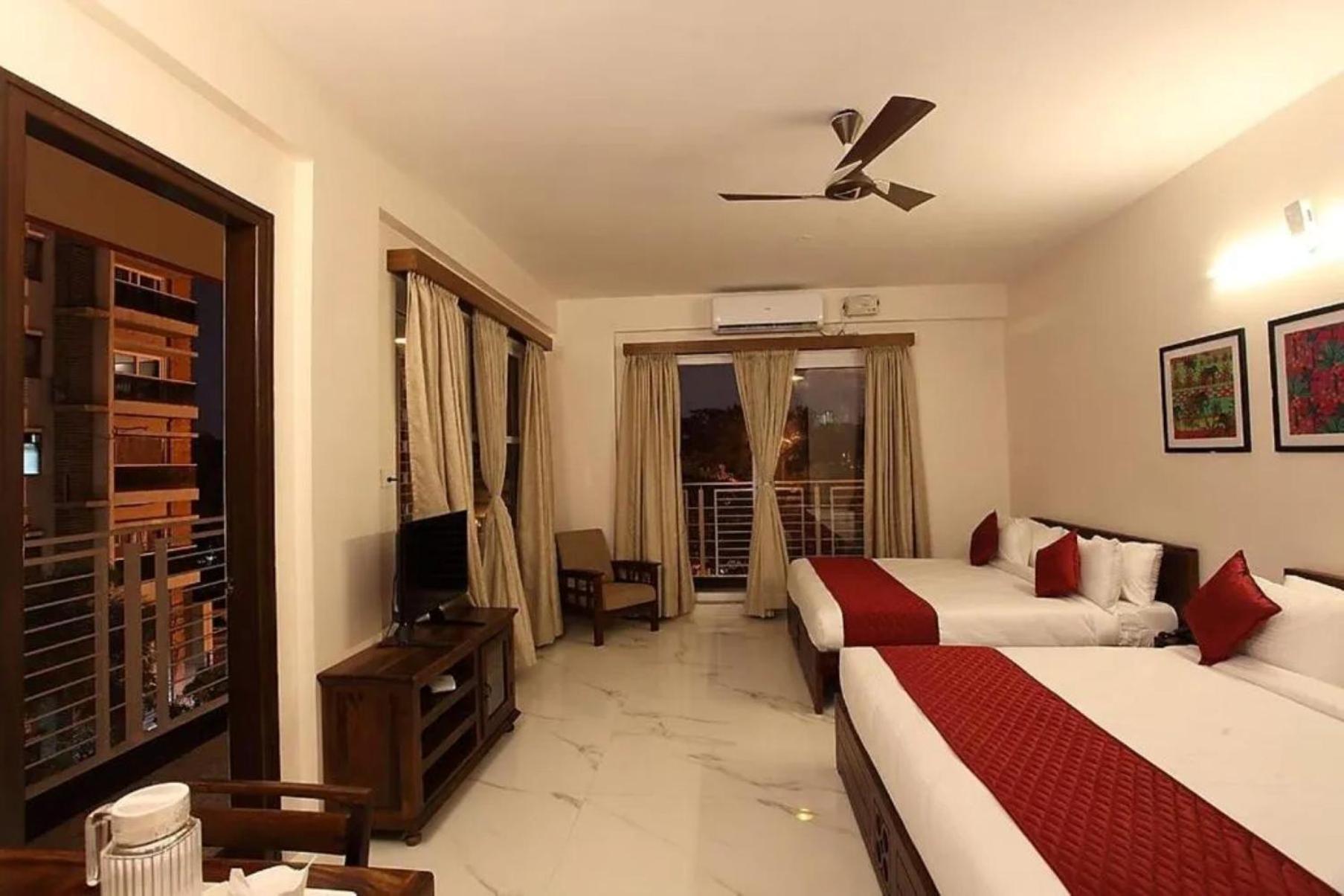 Tmr Krone Near Igi Airport Delhi Hotel 4*
