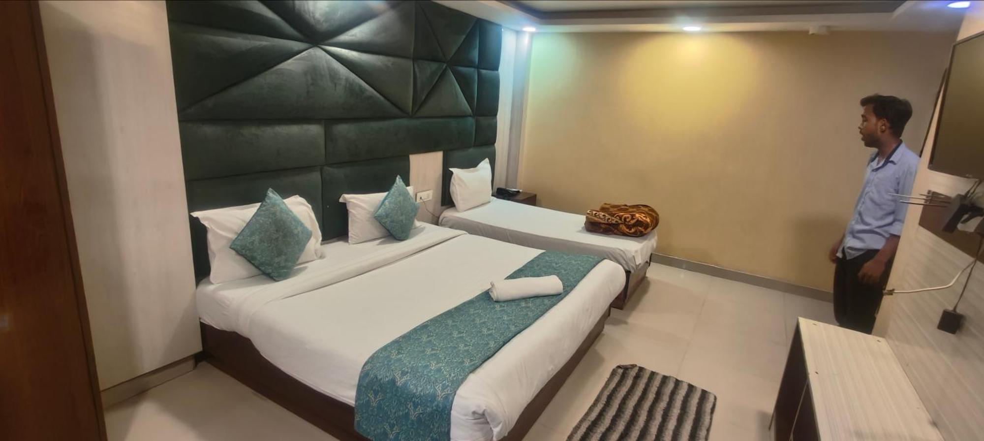 Hotel Tmr Krone Near Igi Airport Delhi New Delhi