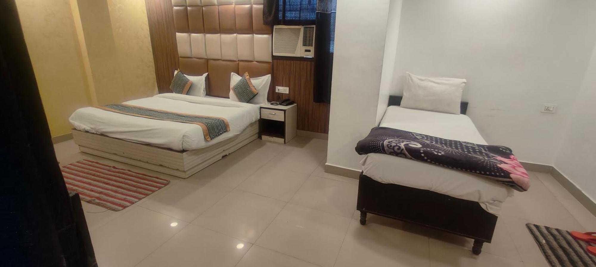 Tmr Krone Near Igi Airport Delhi 4*