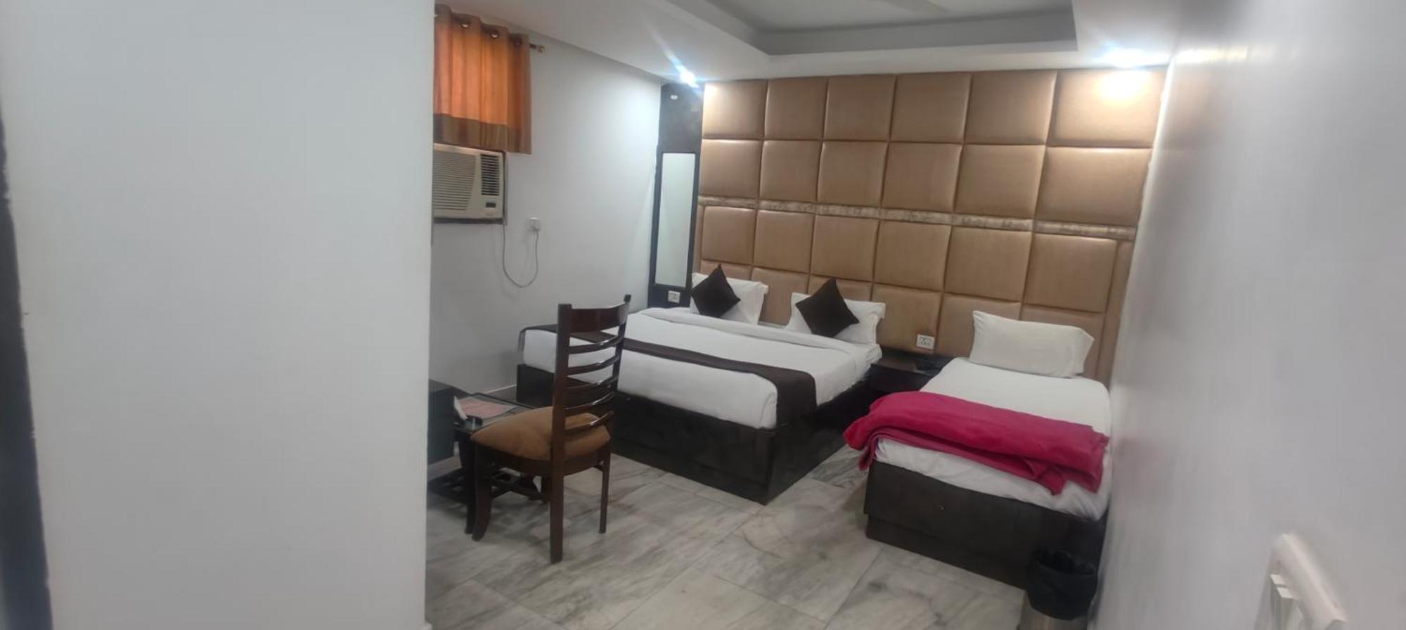 Tmr Krone Near Igi Airport Delhi Hotel