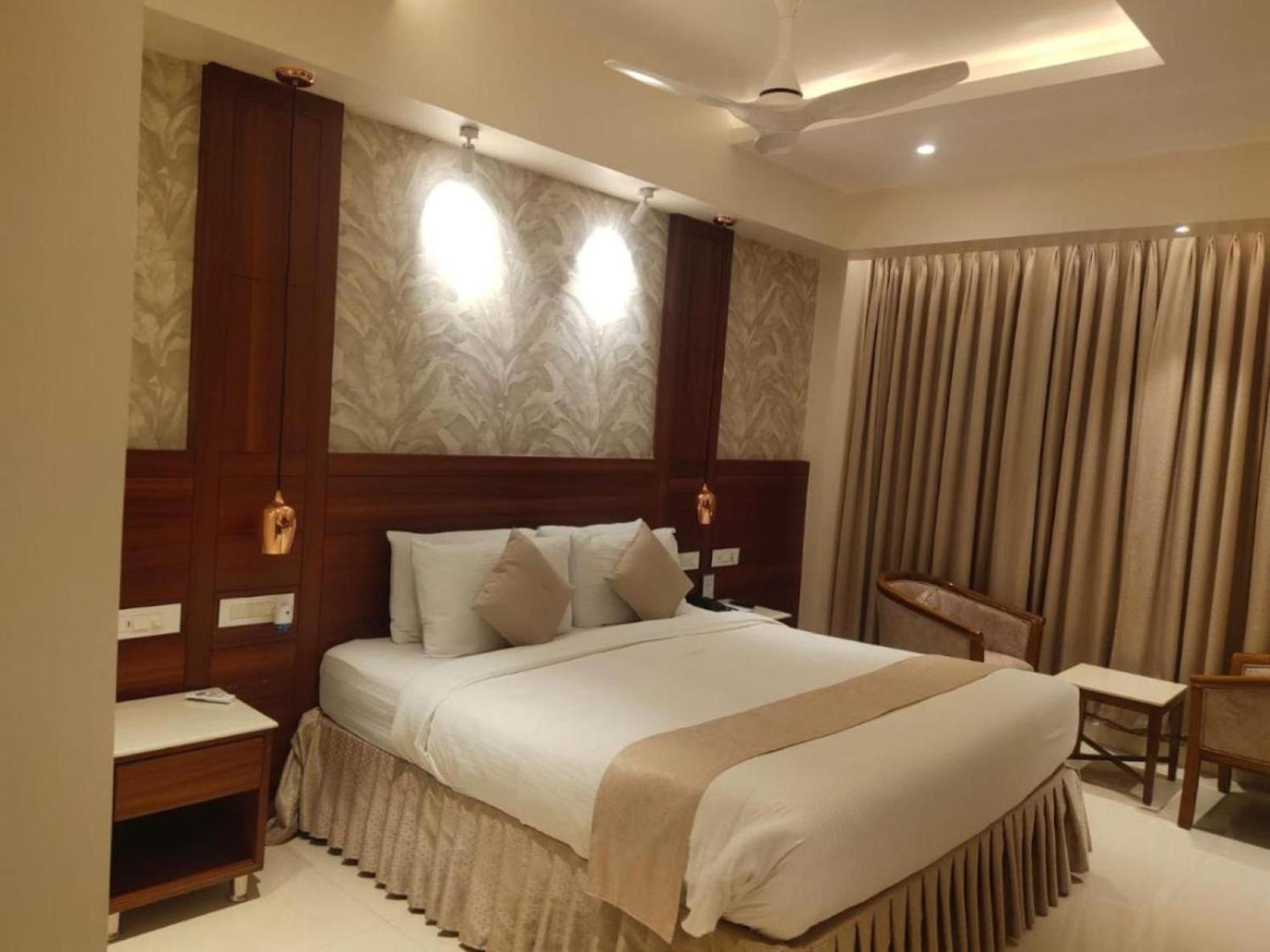 Tmr Krone Near Igi Airport Delhi 4* New Delhi